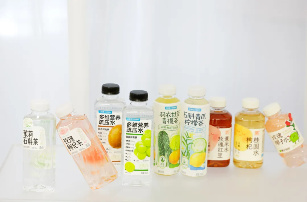 美妆巨头“喝”出新生意，是“降维打击”还是“不务正业”？